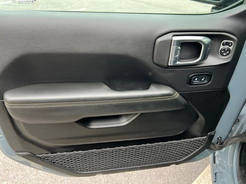 Used 2025 Jeep Wrangler Sahara w/ Safety Group image 10