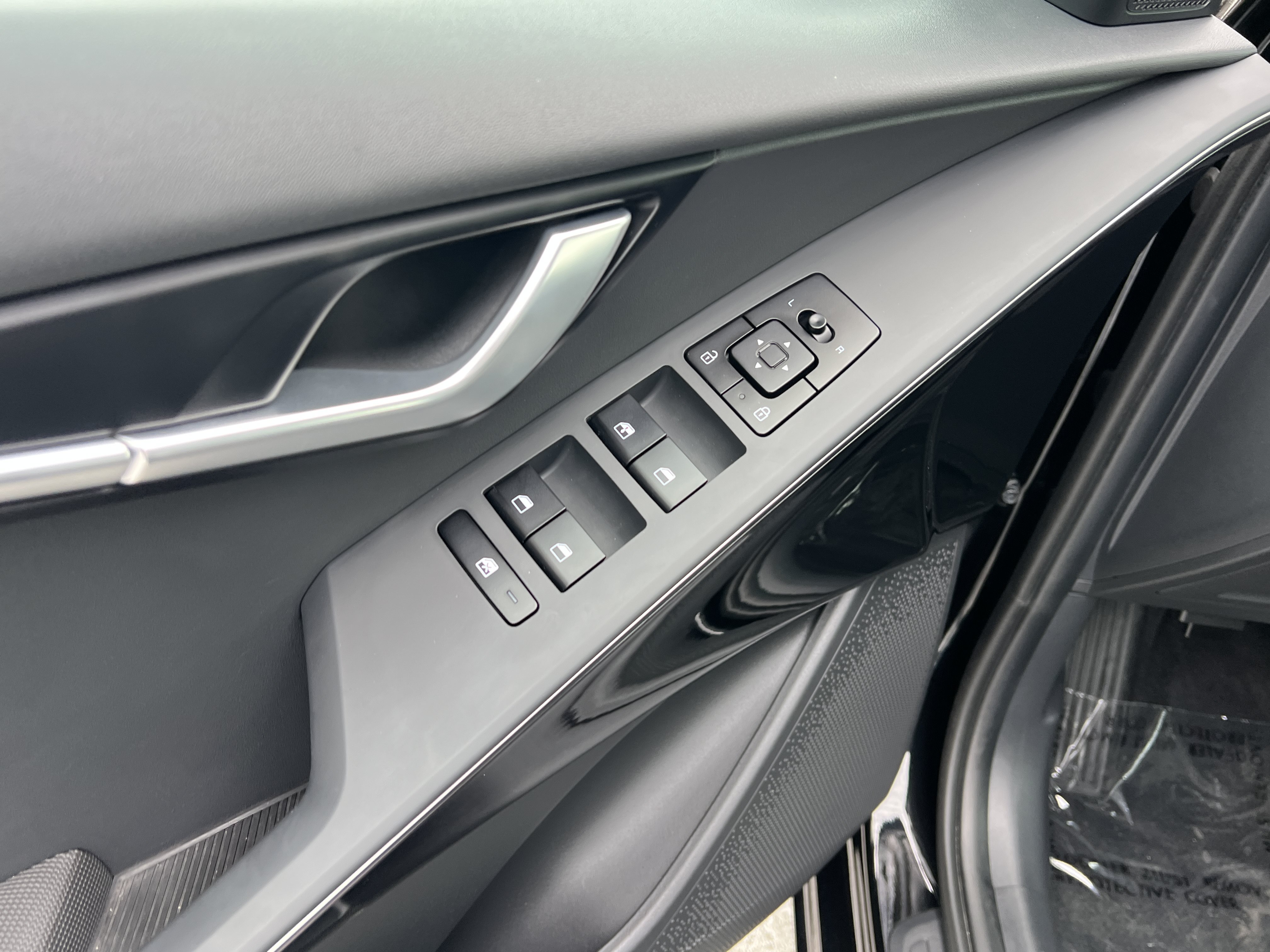 Certified 2025 Kia Niro EX FWD image 21