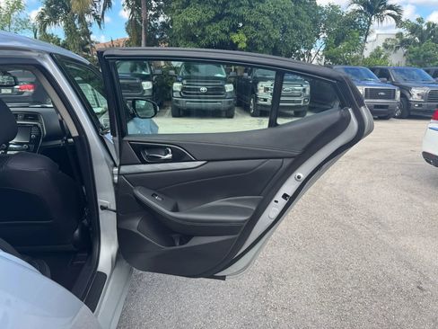 Used 2017 Nissan Maxima 3.5 SV image 14