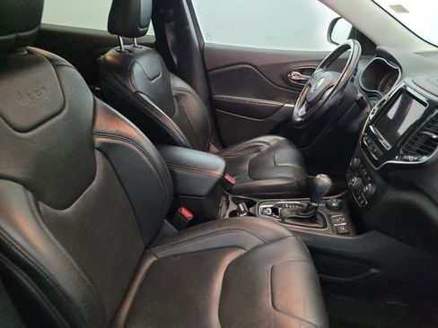 Used 2021 Jeep Cherokee Limited image 21