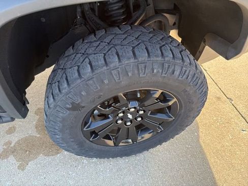 Used 2021 Chevrolet Colorado ZR2 w/ ZR2 Midnight Special Edition image 25