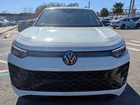 New 2026 Volkswagen Tiguan SE R-Line FWD image 9