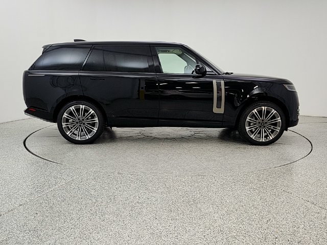 New 2027 Land Rover Range Rover Long Wheelbase SE AWD/4WD image 4