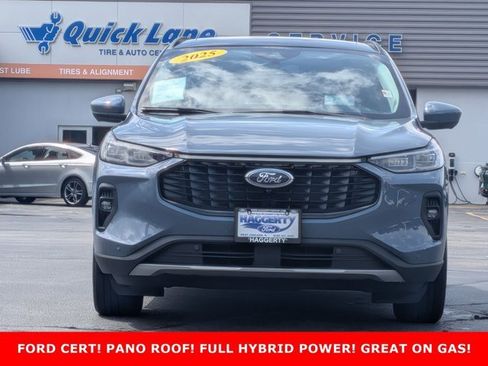 Certified 2025 Ford Escape Platinum w/ Premium Technology Package FWD image 2