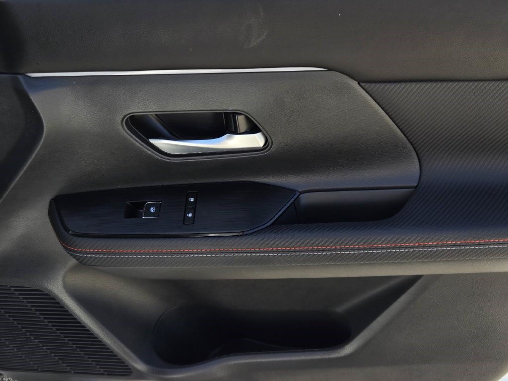 Certified 2025 Nissan Kicks SR AWD/4WD image 8