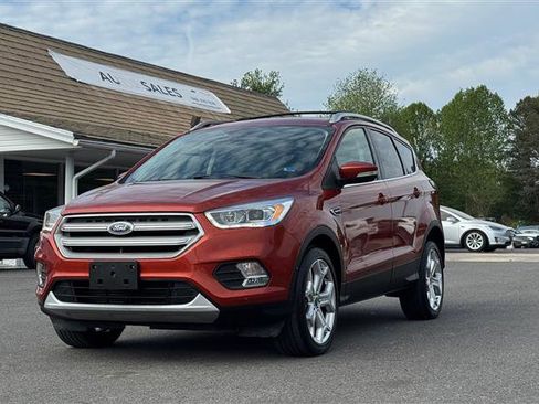 Used 2019 Ford Escape Titanium image 2