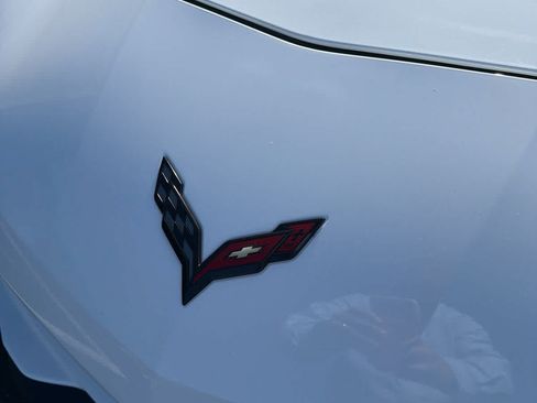 Used 2018 Chevrolet Corvette Stingray Coupe w/ Carbon Flash Badge Package RWD image 9
