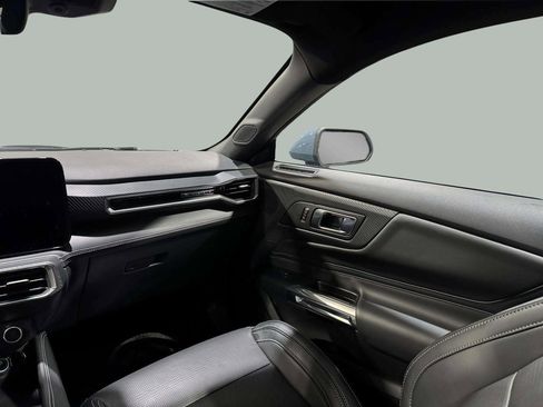 Used 2025 Ford Mustang Premium image 21