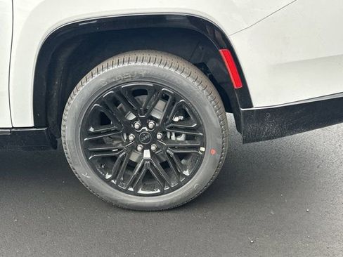New 2026 Jeep Grand Wagoneer L Limited AWD/4WD image 19
