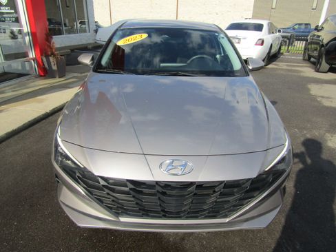 Used 2023 Hyundai Elantra SEL image 3