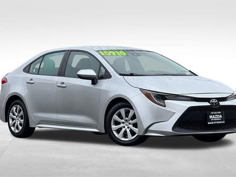 Used 2021 Toyota Corolla LE image 2