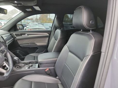Used 2022 Volkswagen Atlas Cross Sport SEL R-Line image 19