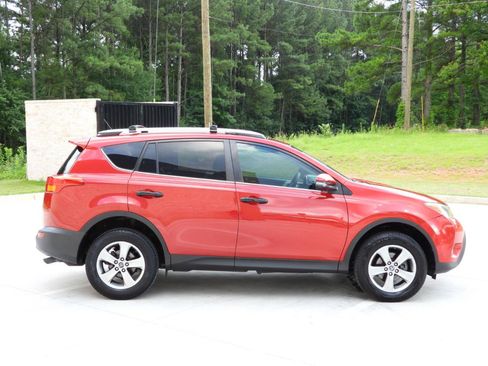 Used 2015 Toyota RAV4 XLE FWD image 24