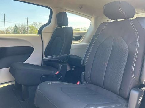 Used 2024 Chrysler Voyager LX FWD image 16