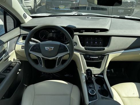 Used 2023 Cadillac XT5 Premium Luxury AWD/4WD image 13