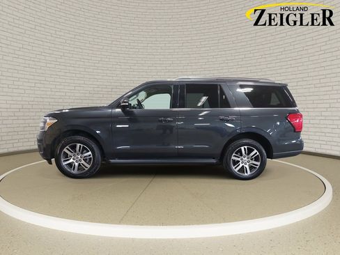 Used 2024 Ford Expedition XLT AWD/4WD image 8