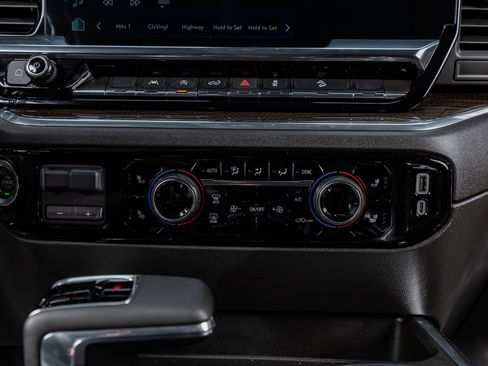 Used 2024 Chevrolet Silverado 1500 LT Trail Boss w/ Convenience Package II image 22