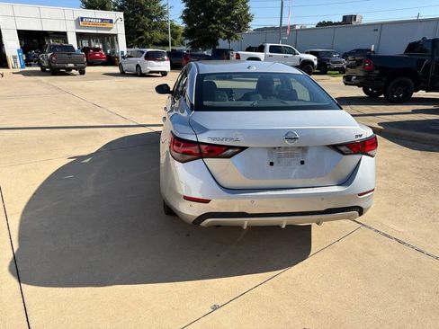 Used 2022 Nissan Sentra SV w/ All-Weather Package FWD image 11