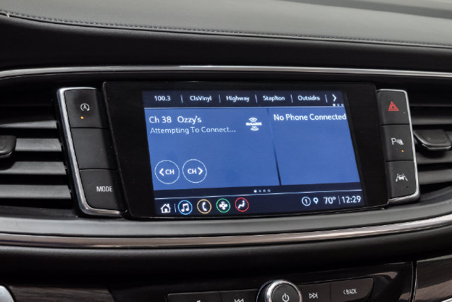 Used 2023 Buick Enclave Essence w/ Sport Touring Edition FWD image 17