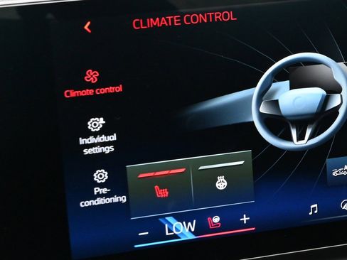 Certified 2025 BMW M240i Coupe RWD image 31