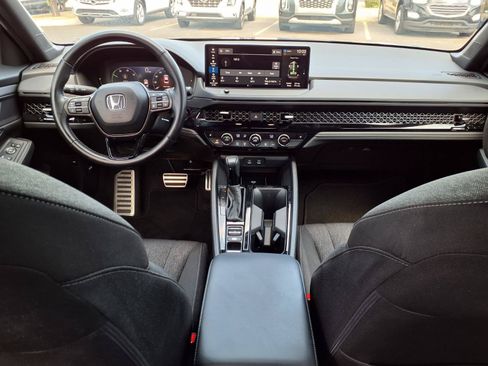 Used 2025 Honda Accord Sport image 18