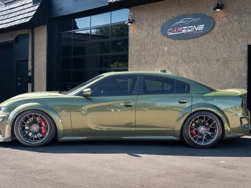 Used 2020 Dodge Charger SRT Hellcat w/ Carbon/Suede Interior Package RWD image 2