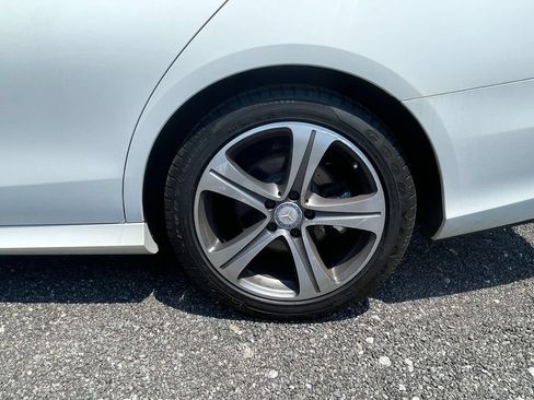 Used 2017 Mercedes-Benz E 300 4MATIC image 31