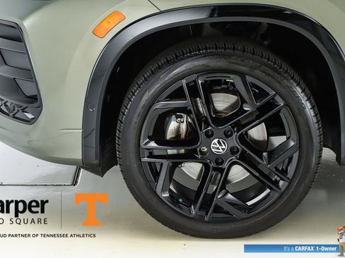 Used 2025 Volkswagen Tiguan SE R-Line image 5