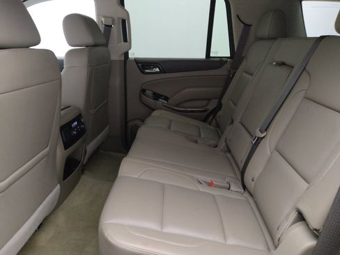 Used 2017 GMC Yukon SLT AWD/4WD image 18