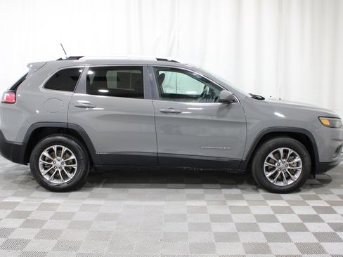 Used 2019 Jeep Cherokee Latitude Plus w/ Comfort/Convenience Group AWD/4WD image 27