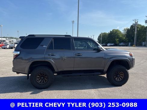 Used 2019 Toyota 4Runner TRD Off-Road AWD/4WD image 8