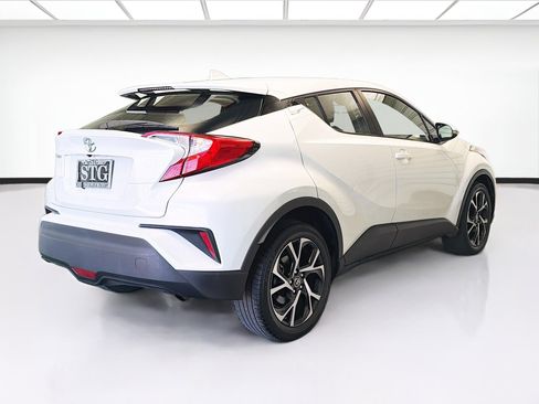 Used 2018 Toyota C-HR XLE image 4