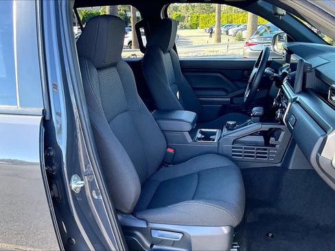 Used 2025 Toyota 4Runner SR5 image 8