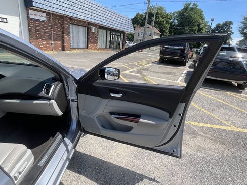 Used 2016 Acura TLX w/ Technology Package FWD image 26