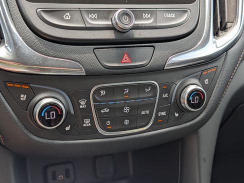 Used 2018 Chevrolet Equinox Premier AWD/4WD image 23