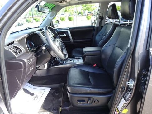 Used 2016 Toyota 4Runner Limited AWD/4WD image 10