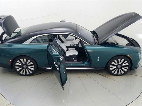 Used 2024 Rolls-Royce Spectre w/ Spectre Launch Package image 27