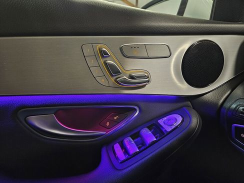 Used 2021 Mercedes-Benz GLC 300 4MATIC image 38