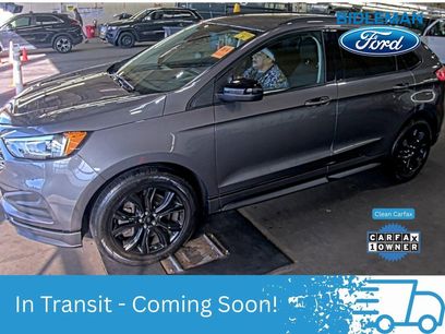 Used 2022 Ford Edge SE w/ Black Appearance Package