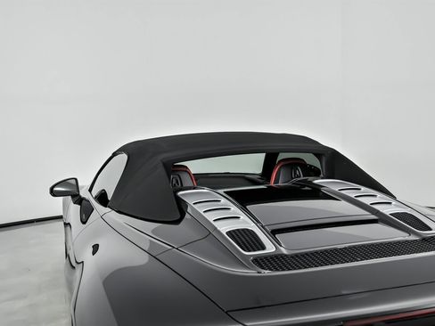 Used 2017 Audi R8 V10 w/ Ceramic Brake Package image 20