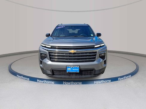 Used 2024 Chevrolet Traverse LT AWD/4WD image 2