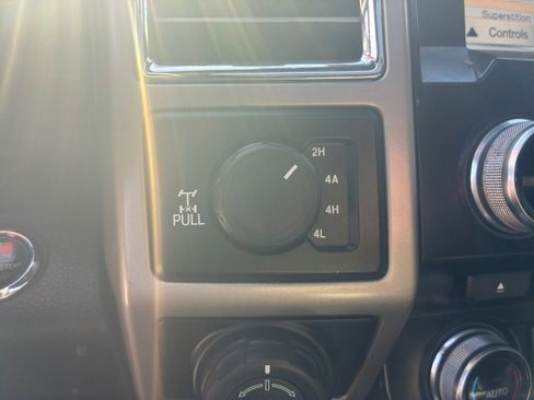 Used 2016 Ford F150 Lariat w/ Equipment Group 502A Luxury image 34