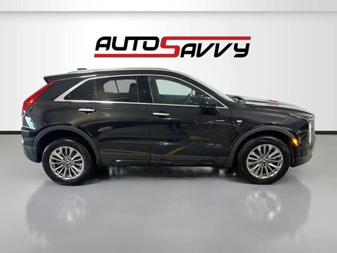 Used 2024 Cadillac XT4 Premium Luxury w/ Cold Weather Package AWD/4WD image 8