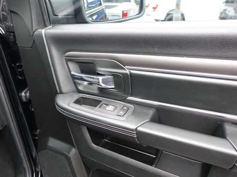 Used 2023 RAM 1500 Warlock AWD/4WD image 32