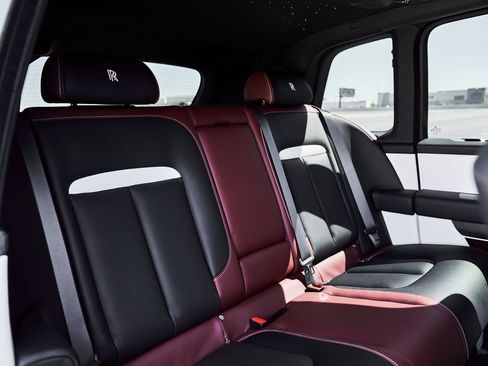 Used 2026 Rolls-Royce Cullinan AWD/4WD image 47