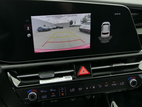 Used 2023 Kia Niro EX Touring image 19