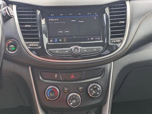 Used 2018 Chevrolet Trax LT w/ LT Convenience Package image 14