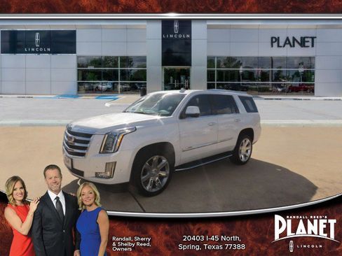 Used 2017 Cadillac Escalade Luxury AWD/4WD image 1