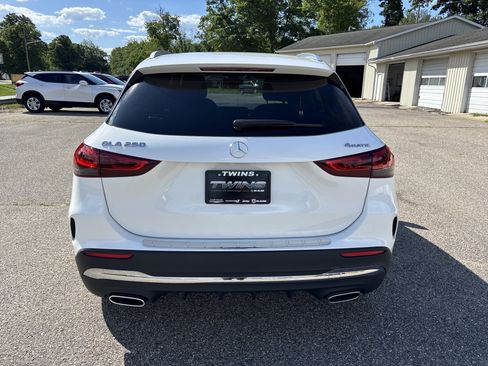 Used 2023 Mercedes-Benz GLA 250 4MATIC image 4