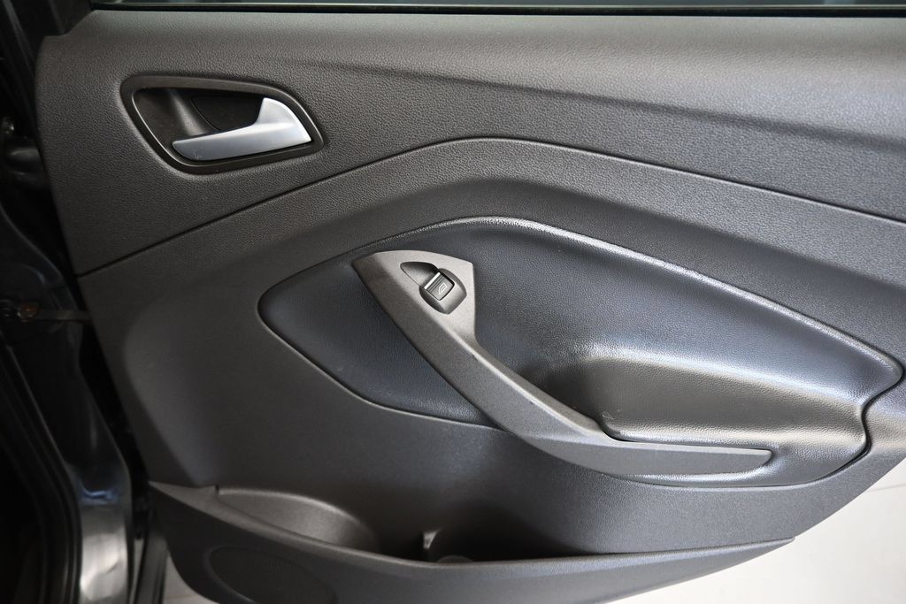 Used 2019 Ford Escape SEL AWD/4WD image 36